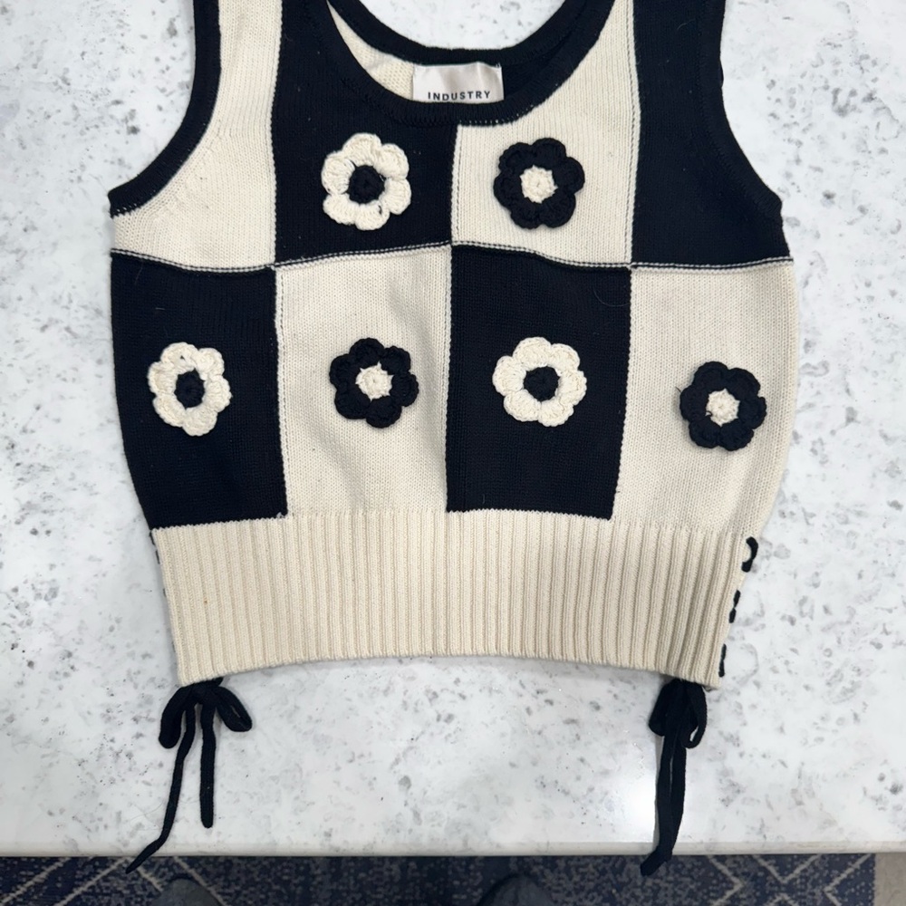 Industry Black and White Floral Knit Top
